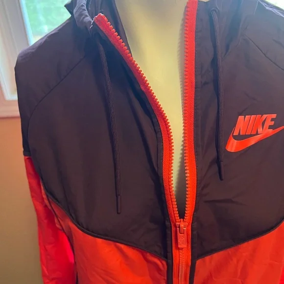 Nike Sportswear Windbreaker - Picture 5 of 11
